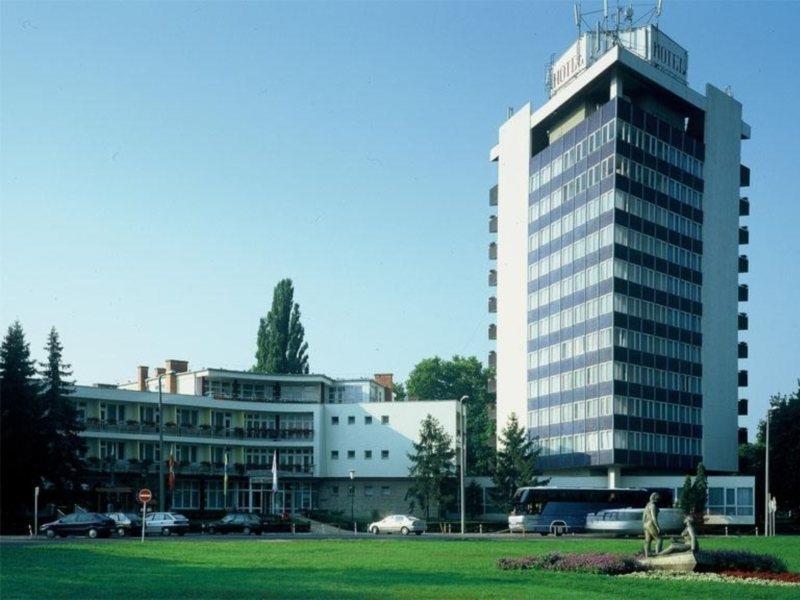 Hotel Nagyerdo Debrecen Exterior foto