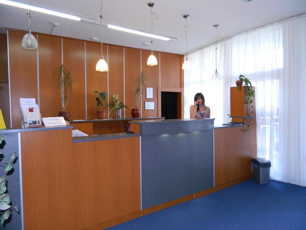 Hotel Nagyerdo Debrecen Exterior foto
